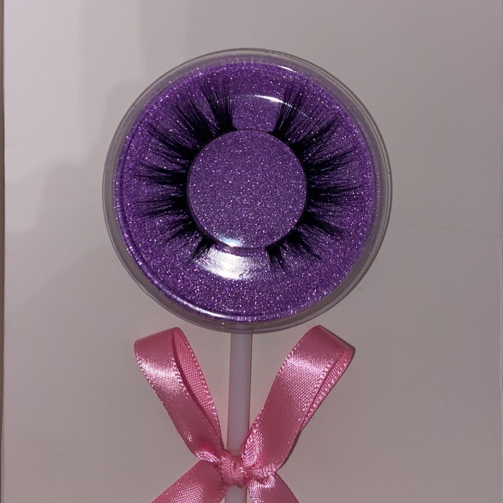 Roxanne beauty lashes (luscious)